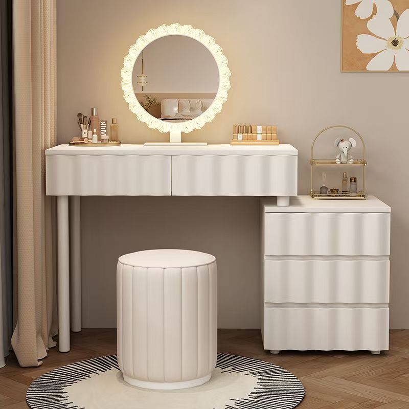 Armoire à trois tiroirs - Lunettes de soleil