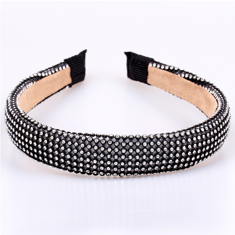 2.5cm wide black