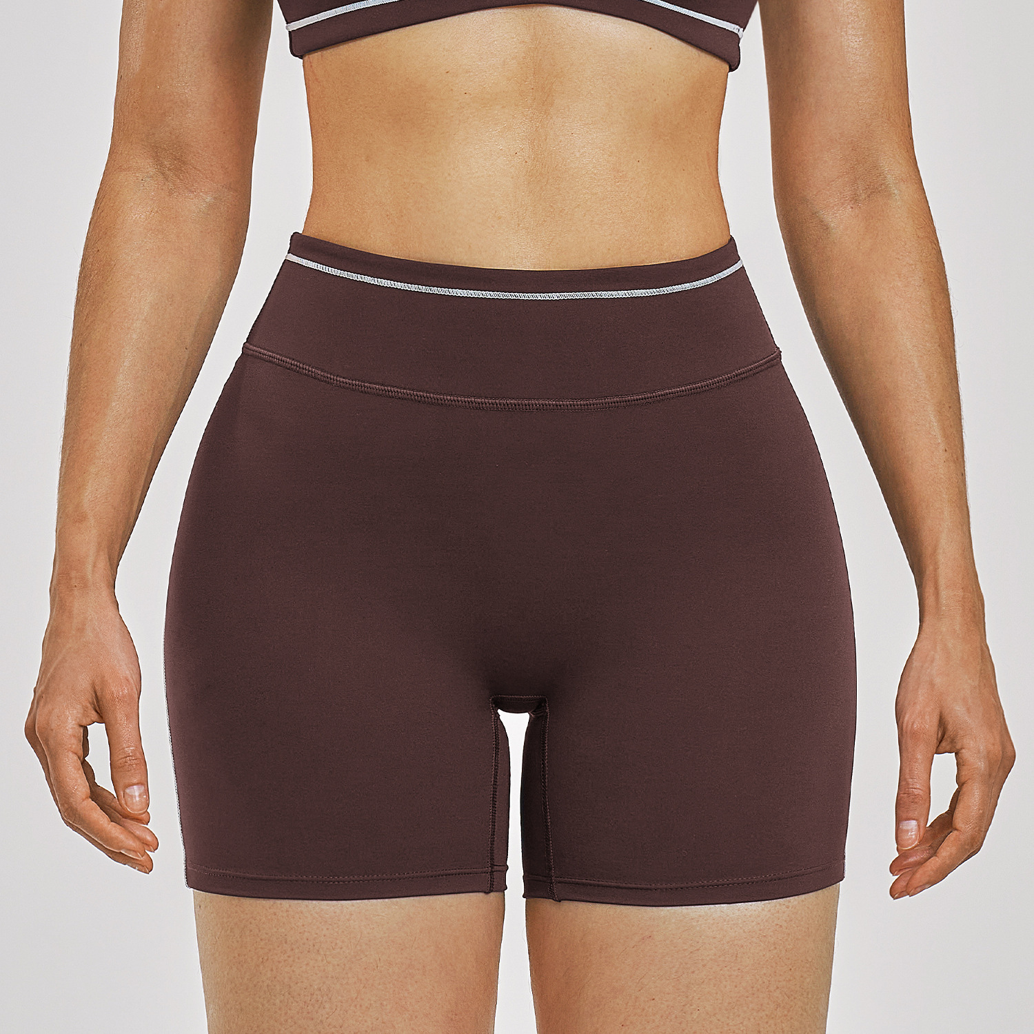 pantalones cortos de café