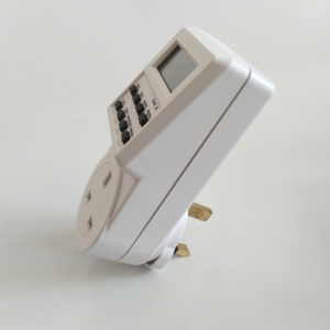 Täglich wöchentlich programmier barer digitaler LCD-Display-Timer Elektronischer Zeit schalter mit UK-Steckdose 13A 2900W TM03 - Product Image 3