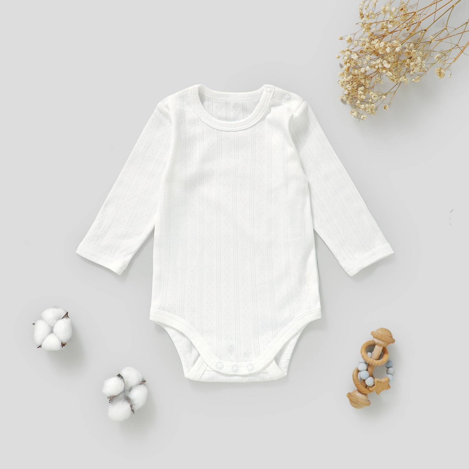 01#White
