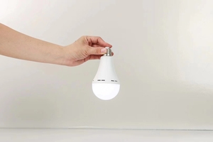 <span class=keywords><strong>Led</strong></span> şarj edilebilir ampul toptan E27 B22 tutucu 7w 9w 12w 15w acil ampul pil kumandalı ampul