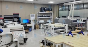 プラスチックシートプレスデザイン熱転写印刷用ビニールDTFステッカーカスタムPETスクリーン印刷 - Product Image 5