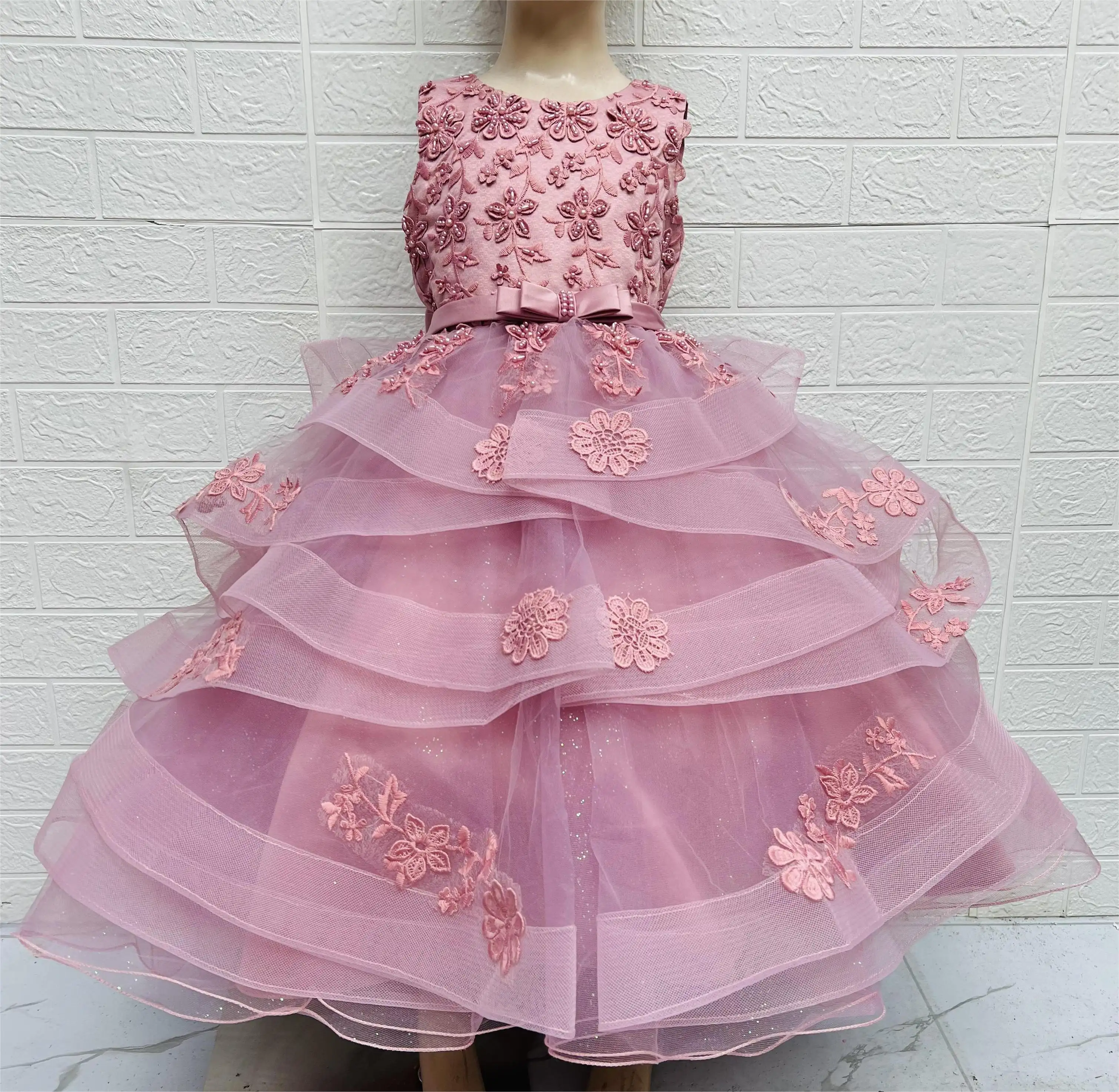 Robe de princesse avec fleurs, costume de danse, robe fleurie, cadeau d'anniversaire, vente en gros, en stock