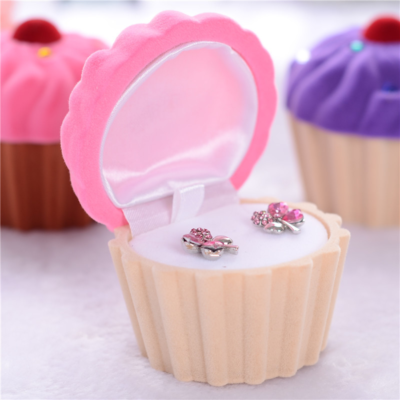 Ice cream powder beige