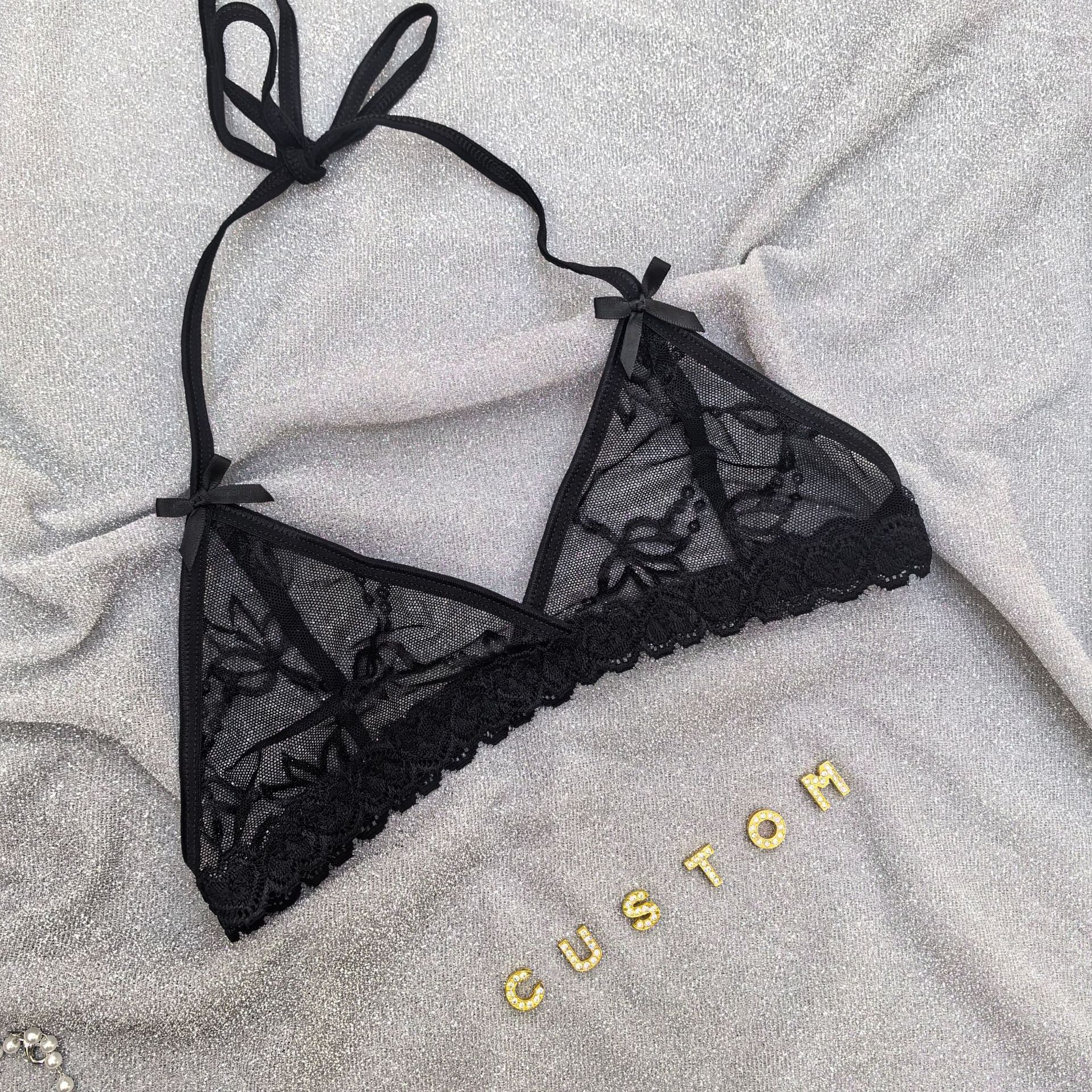 Sujetador negro con letras