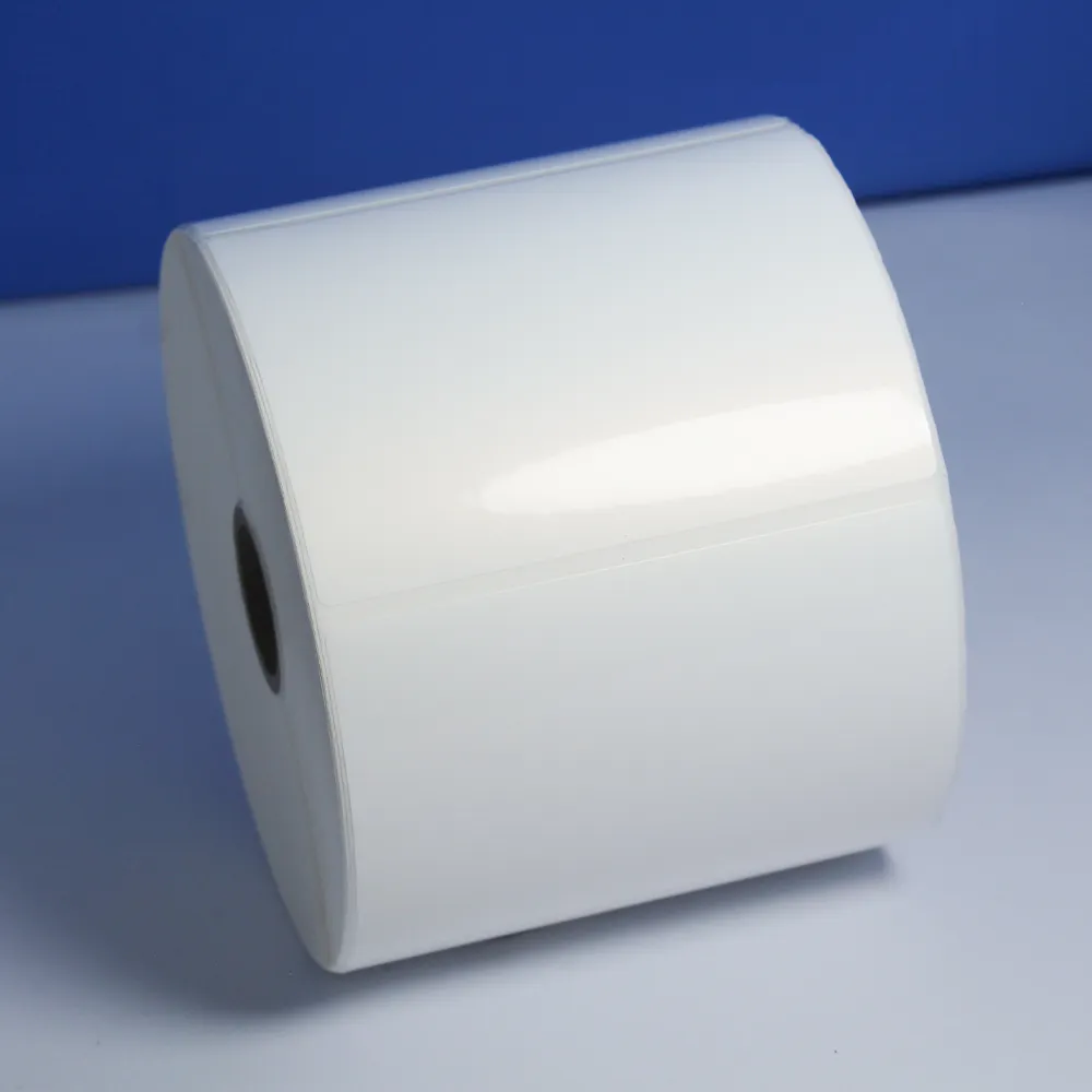 Beyaz parlak veya mat Bopp mürekkep püskürtmeli 8.5 inç mürekkep püskürtmeli PP etiket rulosu