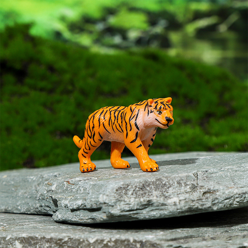 Tigre-<8cm
