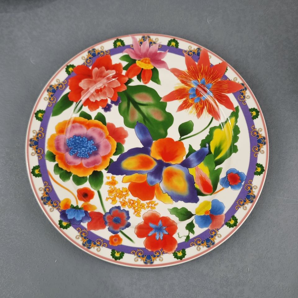 New Bone China Fancy Flower Pattern Design 30pcs Ceramic Tableware Set Luxury Dinner Set For Party 3