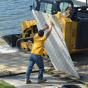 HDPE plastik su geçirmez kaymaz zemin koruma matı 18/20mm geçici yol parça kat Mat UV baskı için pürüzsüz işık - Product Image 6