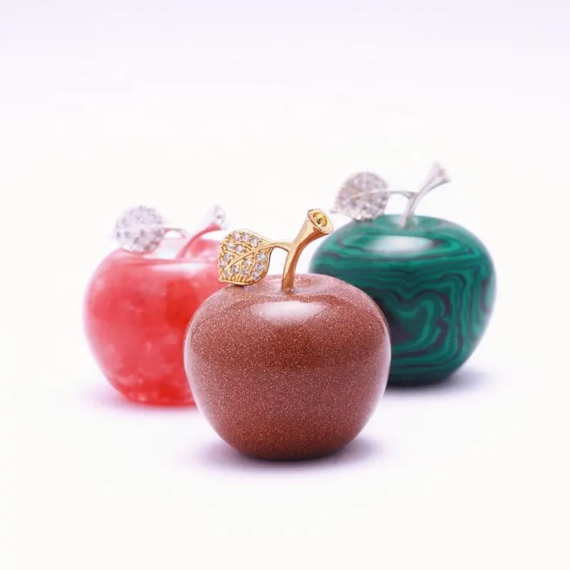 Piedras preciosas de frutas raras naturales personalizadas al por mayor, piedras curativas de recuerdo, adorno profesional tallado a mano, artesanías de manzana de cristal