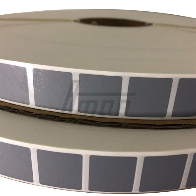 สีเทาเข้ม