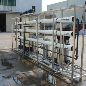 Sistema RO para uso doméstico Maquinaria eficiente de tratamiento de agua para filtración de agua de río de pozo subterráneo