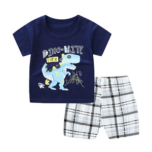 夏の子供服半袖綿100% Tシャツ2ピース男の子の夏の漫画のスーツ男の子のTシャツ子供用ショーツセット
