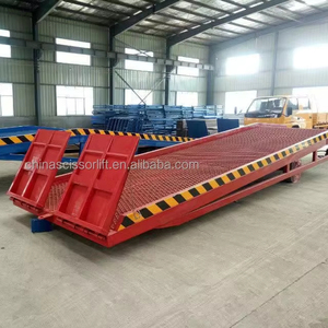 Load 4t-10t Mobile <strong>Container</strong> <strong>Loading</strong> Dock Ramp With Lifting Height 1.7m Mobile Boarding Bridge - Product Image 1