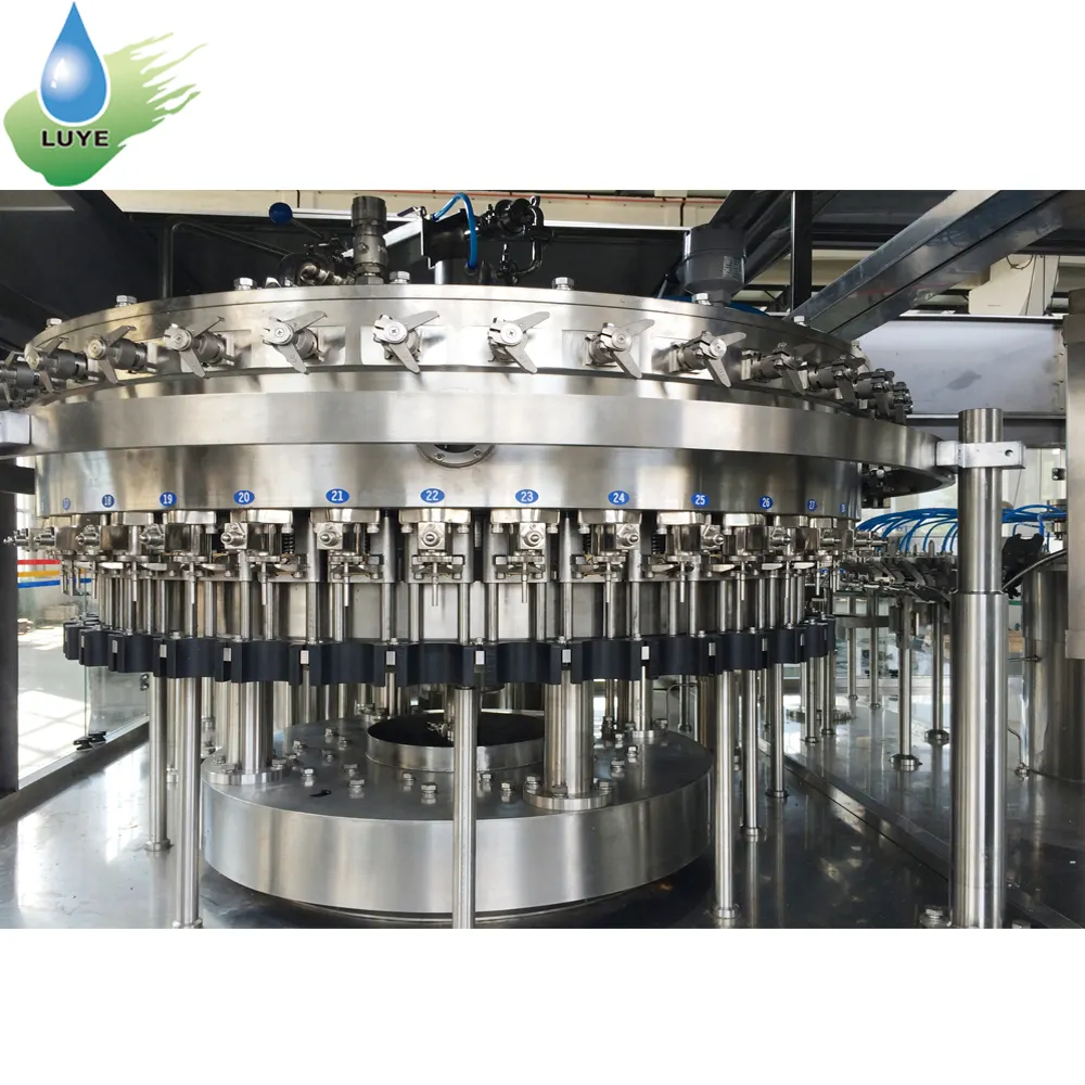 Macchina automatica per la lavorazione dell'acqua gassata/attrezzatura per l'imbottigliamento di bevande analcoliche/impianto di imbottigliamento di bevande gassate