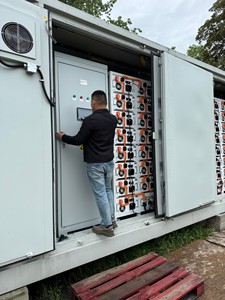 家用完整解决方案提供商关闭混合太阳能系统5kw 10kw 15kw面板锂电池套件