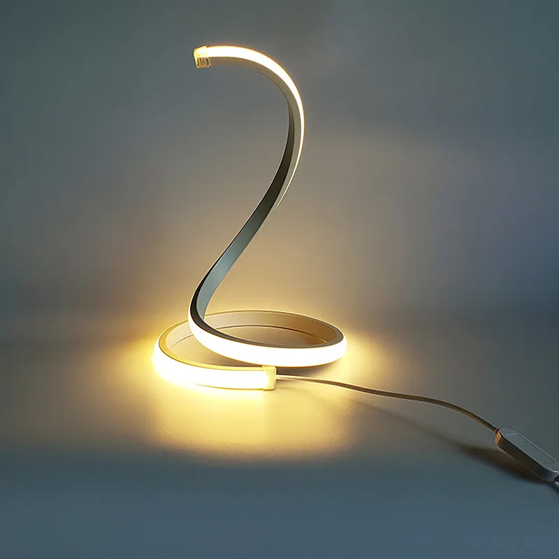 2023 Hersteller Neuankömmling Großhandel Zulassung billig moderne Schreibtisch lampe Design einfach dekorieren Metall Tisch lampe