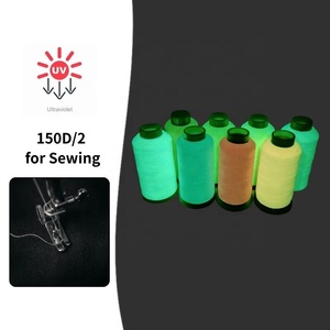 Usine en gros 150D/2 2700M/bobine lueur dans le noir fil à broder 100% polyester fil à coudre teint motif - Product Image 1