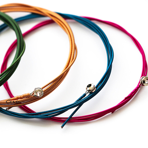 H90/10 Cuerda de cobre colorida con núcleo de acero colorido Cuerdas de bajo de guitarra eléctrica Juego de 5 cuerdas - Product Image 3