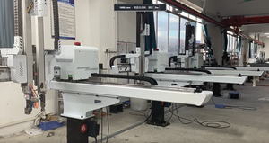 Plastic Machine Five-axis Servo <strong>Manipulator</strong> Horizontal Fully <strong>Automatic</strong> Plastic <strong>Loading</strong> and <strong>Unloading</strong> Grasping Robot Arm - Product Image 3