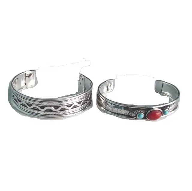 Meilleure vente Bracelets en laiton fini argent antique Bracelets indiens en métal Bracelets pour femme plaqué argent Bijoux de mode Bracelets