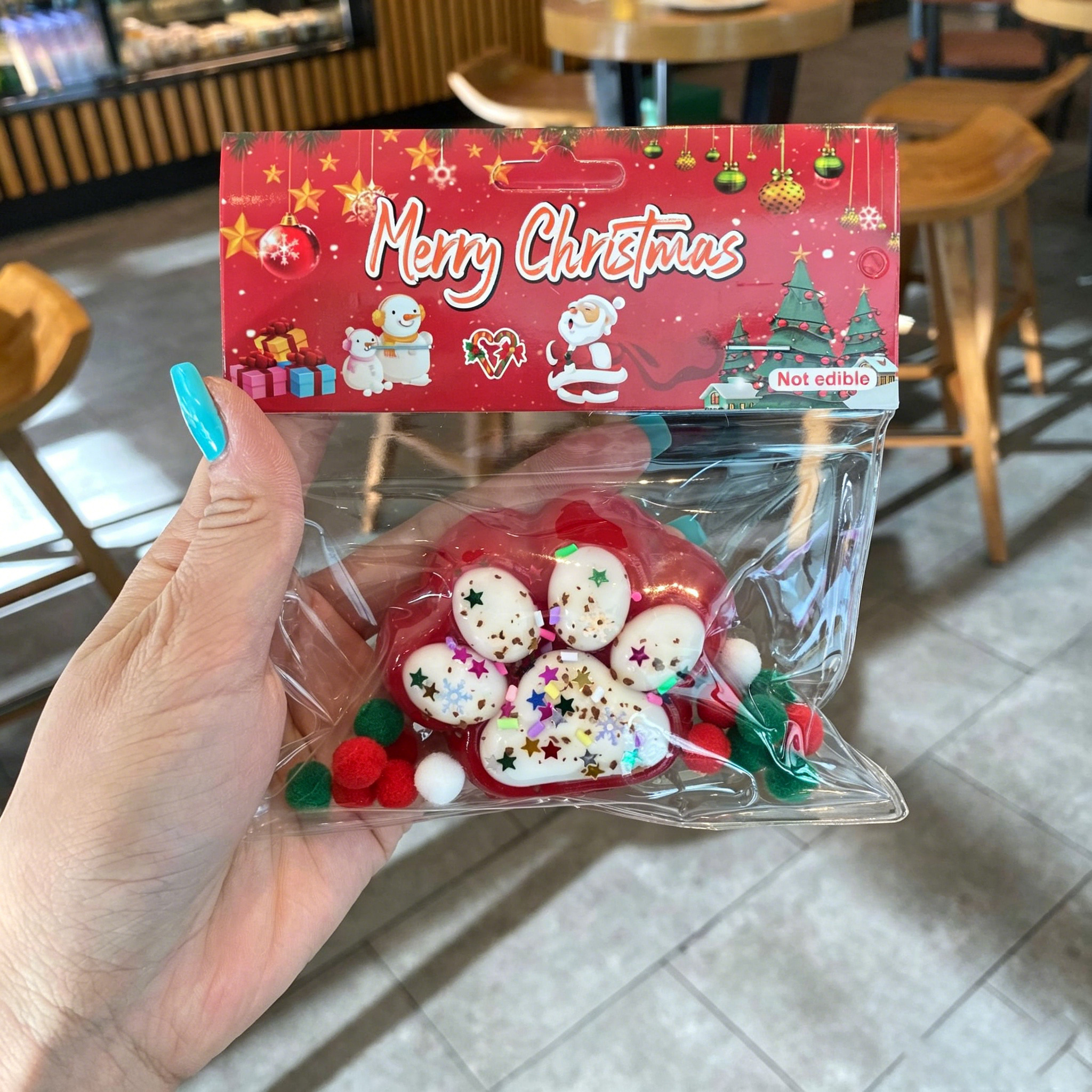 Patte de chat de Noël (base rouge, détails blancs)