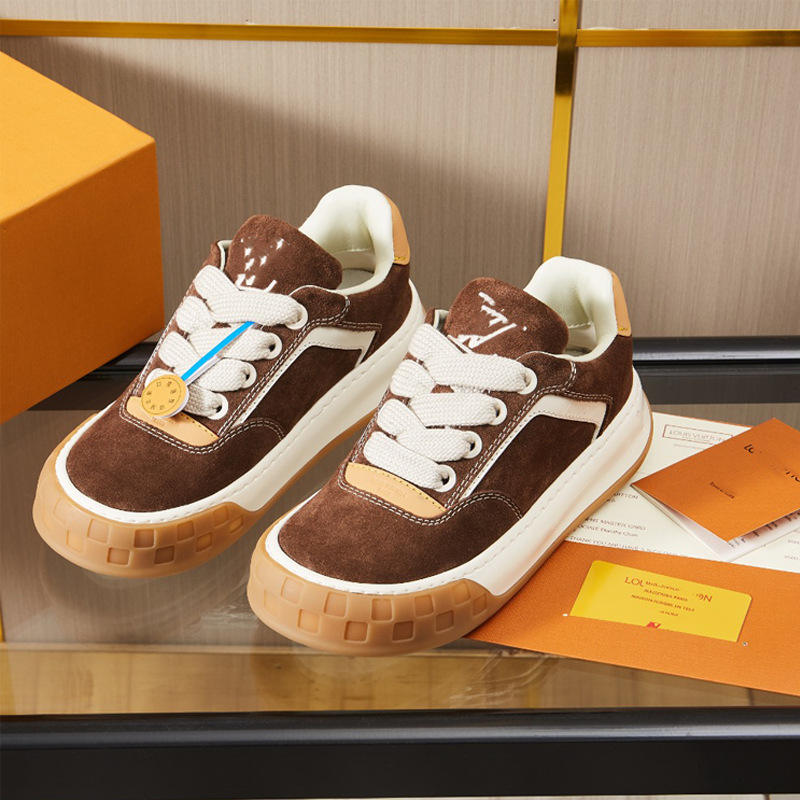 สีน้ำตาล