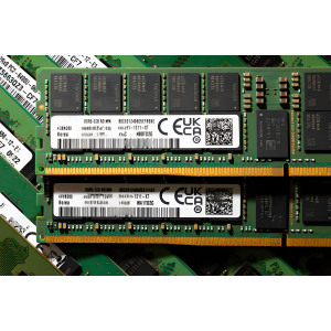 在庫M321R8Ga0Bb0-Cqk Ddr5 Pc5-4800 1.1VモジュールReg Rdimm Dram 64Gb 288ピン0.42Ns 4800Mt/S 1.1V Ecc 2ランク (4G * 4ビット) - Product Image 1
