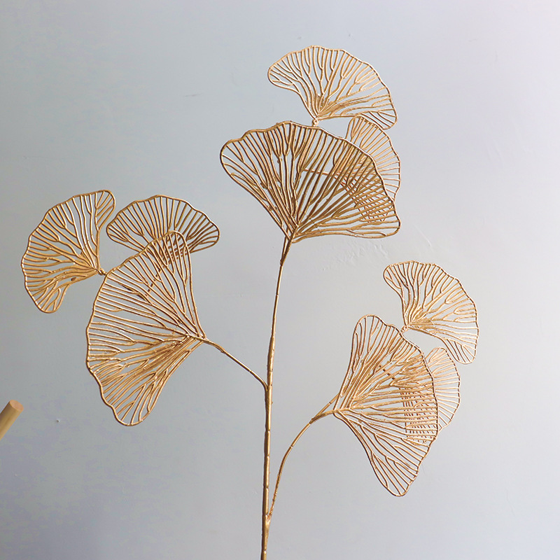 Hoja de ginkgo de tres puntas de 60 cm.