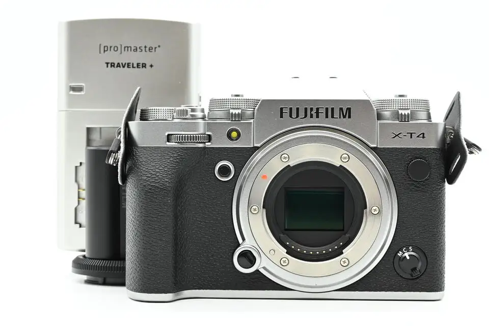 새로운 Fuji-18-55mm 렌즈가 장착된 필름 X-T4 미러리스 디지털 카메라