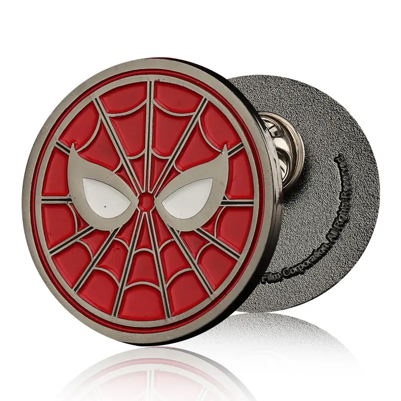 Pin Factory Cool Spider Man karakter Anime merah Enamel lembut kustom lencana logam Pin kerah menakjubkan