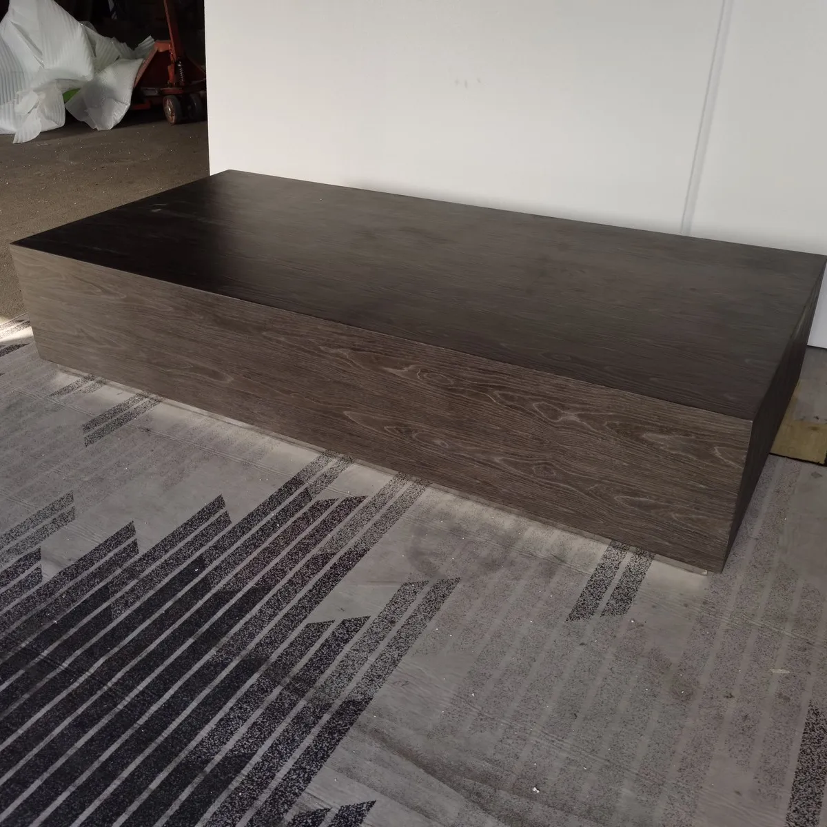 Schwarze Farbe Eichenholz glänzend Edelstahl Basis Rechteck Couch tisch