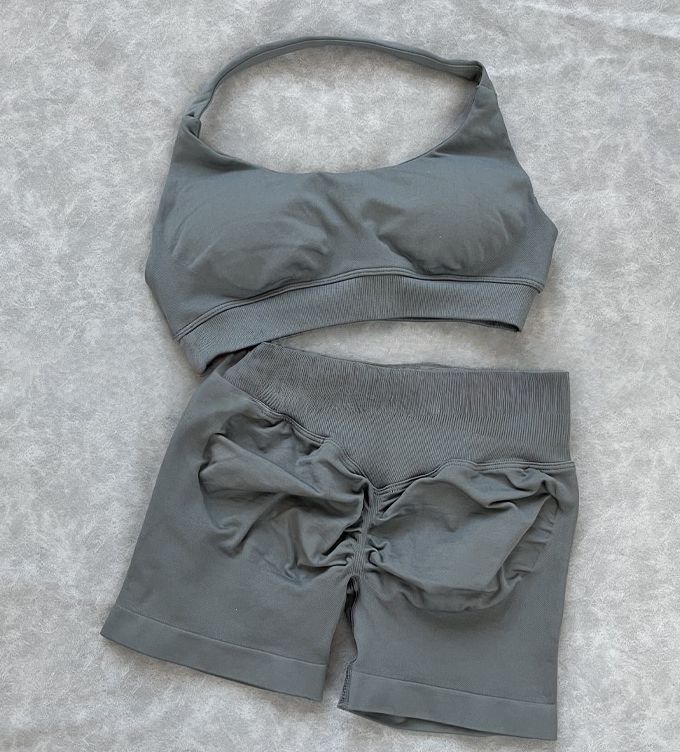 Gris