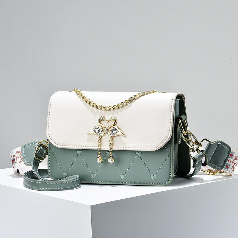 สีเขียว