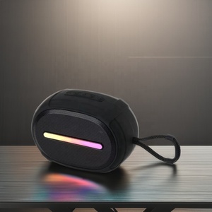Royaltenic S033 Mini BT Altavoces inalámbricos Portátil RGB LED Luz Gaming Altavoz Fiesta 5W Salida de energía Fuente de batería Computadora - Product Image 2