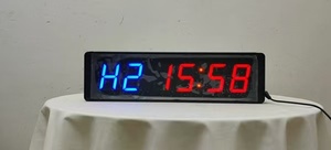 ワークアウトタイマーLEDデジタルリモートウォールクロックストップウォッチインターバルタイマージムフィットネス用リモート付きプレス電気時計