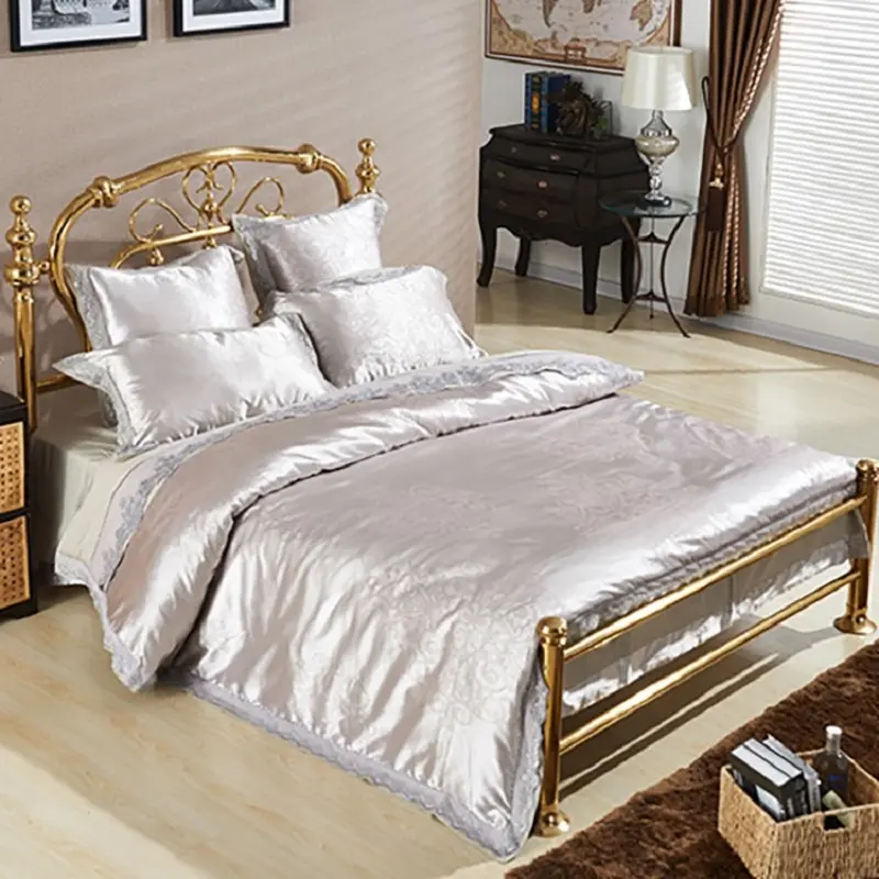 Lit Double rétro de Style Antique, européen et américain, avec poste de lit, métallique, laiton, nouvelle maison, ensemble de meubles de chambre à coucher