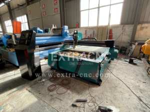 1500 * x3000 <span class=keywords><strong>3</strong></span> ציר בקר מנוע cnc 8 ציר קרן ברזל פלדה פלזמה מכונת חיתוך מתכת פלזמה רתכים זרבובית ללא