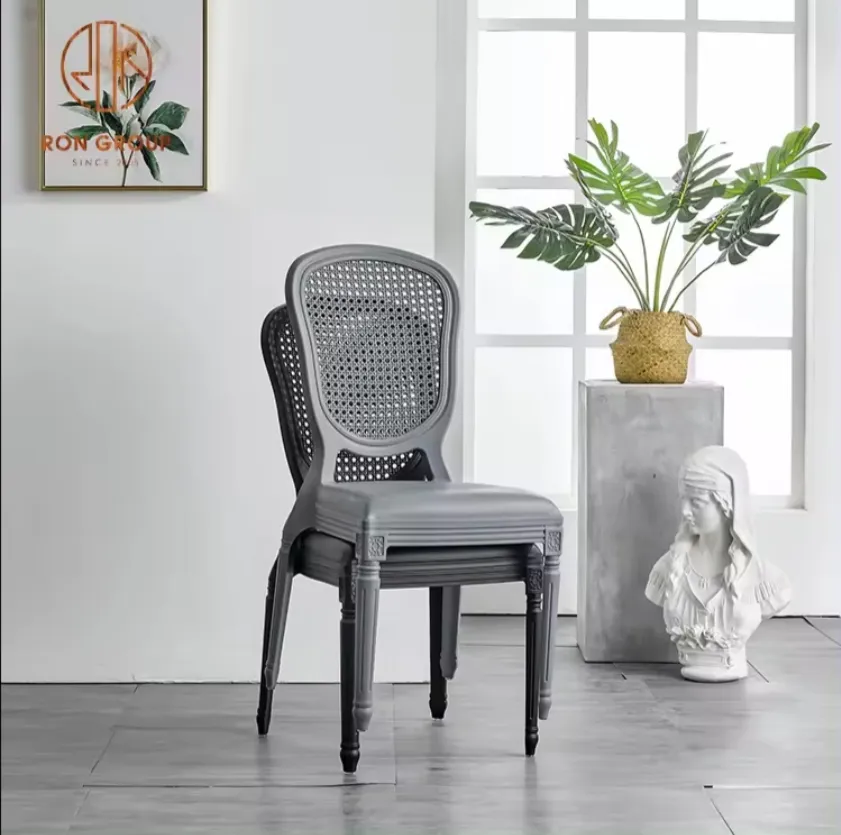 Silla de comedor apilable para jardín al aire libre con respaldo alto, silla de plástico PP apilable Nordi en blanco y negro gris colorido