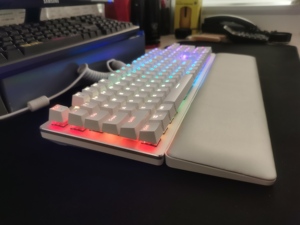 发光二极管背光RGB机械键盘104键帽打字机键盘游戏 - Product Image 2