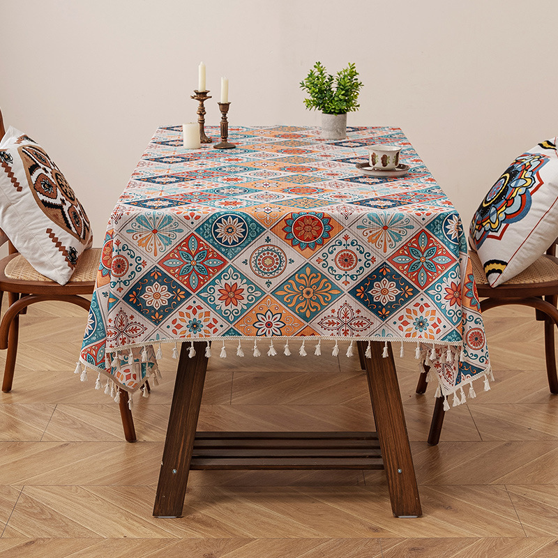 Écossais coloré à fleurs avec pompon