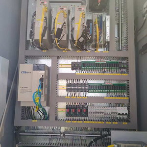 Máquina herramienta de combinación de torneado y fresado multifuncional Procesamiento de metales Sistema de control Fanuc KV 400