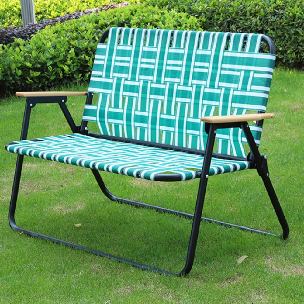 Silla verde de doble tejido.