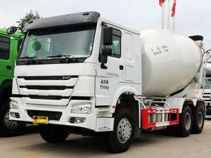 中国重汽豪沃混凝土搅拌车6x4 10轮豪沃水泥搅拌车待售