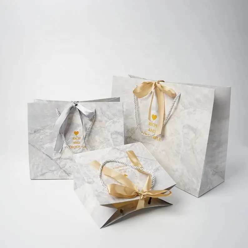 도매 종이 결혼식 호의 재활용 핸드백 재활용 재료 사용자 정의 쇼핑 종이 가방 흰색 대리석 선물 가방