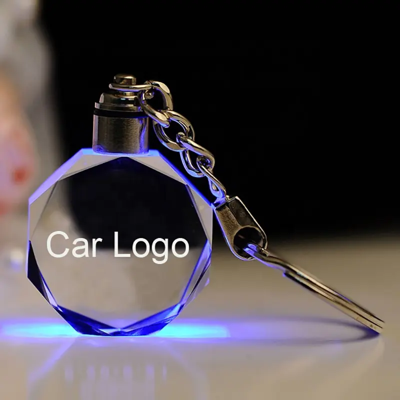 Großhandel Kristall Glas Led Licht Schlüsselanhänger Nach 3D Laser Gravierte Kristall Auto Logo Keyring Für Giveaways
