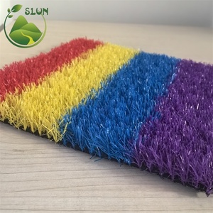 Nigeria thị trường cầu vồng cỏ nhân tạo Thảm cỏ nhân tạo mỗi cuộn màu tím cỏ nhân tạo giá mỗi mét vuông - Product Image 1