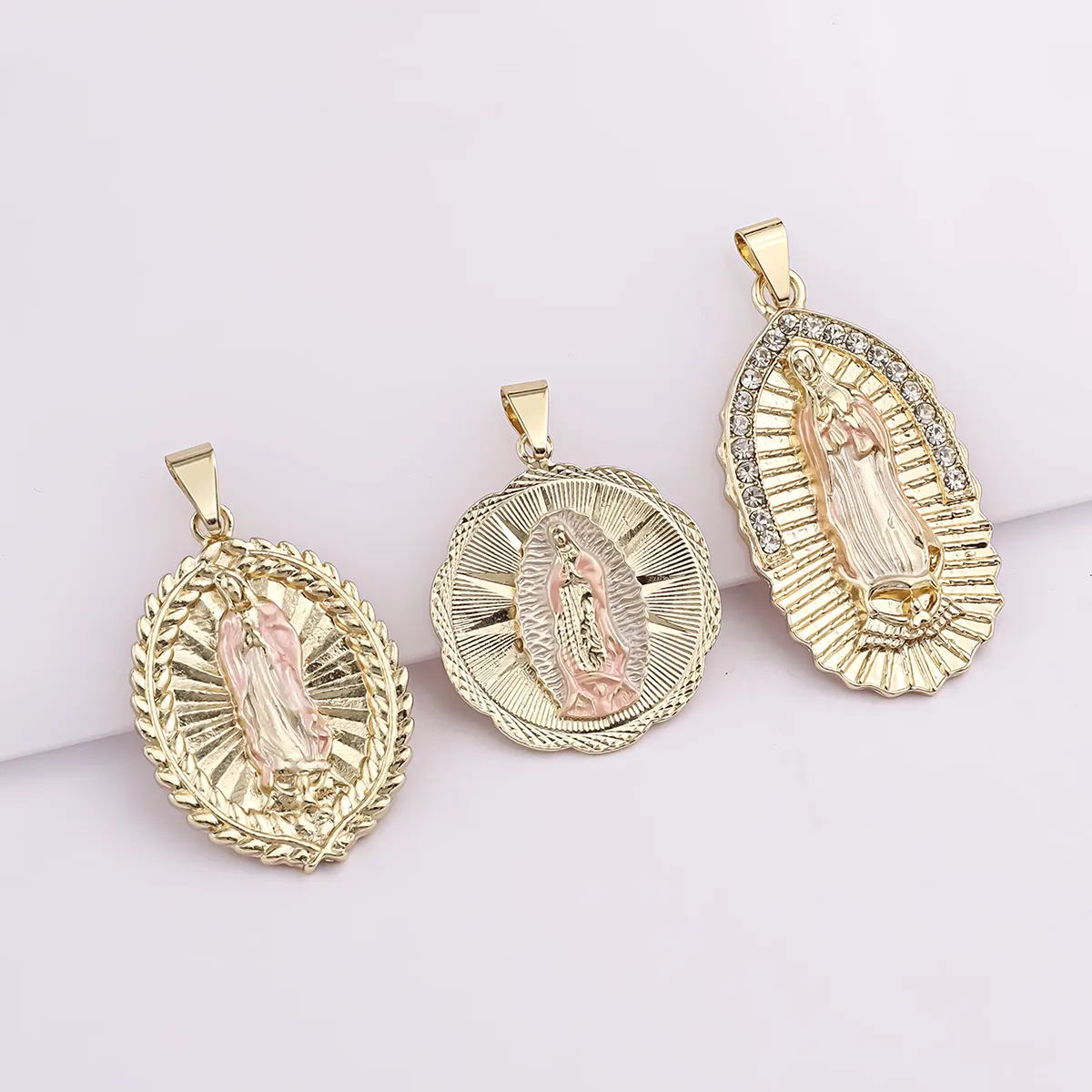 Oro laminado dije custom 14K religiosa católica pingente encantos colar três tom virgem de guadalupe jesus virgem Maria pingente