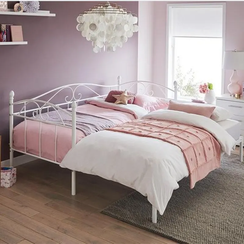 Marco de cama de metal blanco romántico con Curvas elegantes juego de muebles de dormitorio de tamaño doble para niñas tema rosa y blanco